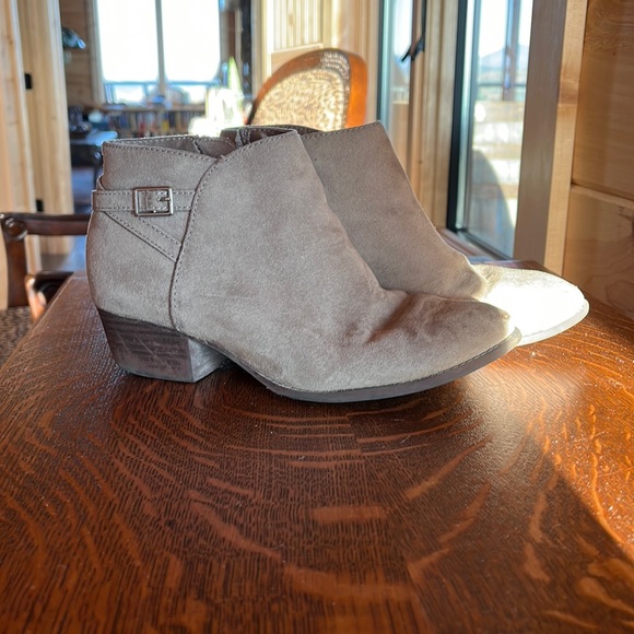 Girls suede booties - Picture 1 of 5